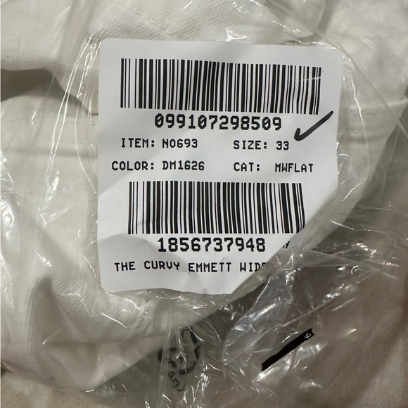 Madewell The Curvy Emmett Wide-Leg Jean in Tile White: Welt Pocket Edition - Picture 6 of 6